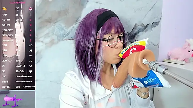 sofia shadow  online show from March 5, 2026, 3:58 am