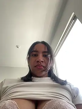 yourlatinhot online show from February 20, 2026, 4:31 pm