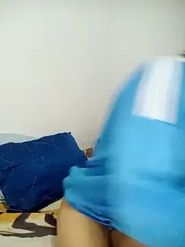 Snapshot of Sweetprouble_17 chatting on January 9, 2026, 4:03 pm Sweetprouble 17 online show from January 9, 2026, 4:03 pm