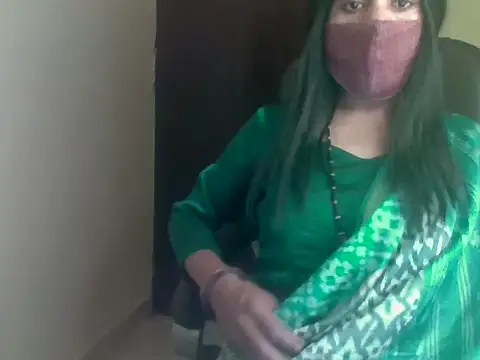 Snapshot of Lovely_Ladyboy_star chatting on February 28, 2026, 4:23 am Lovely Ladyboy star online show from February 28, 2026, 4:23 am