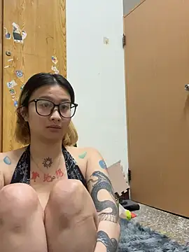 Snapshot of abella1116 chatting on January 12, 2026, 5:42 pm abella1116 online show from January 12, 2026, 5:42 pm