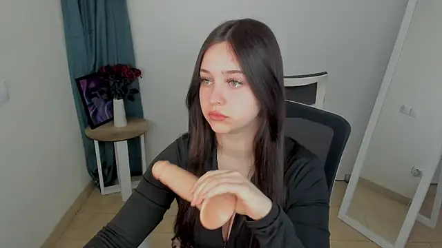 Lilu May online show from May 18, 2026, 1:16 pm