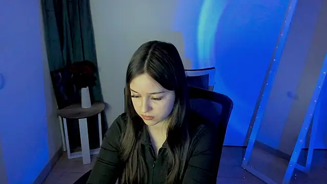 Lilu May online show from May 11, 2026, 4:04 pm