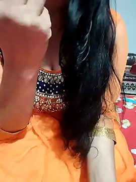 Snapshot of hottyrose69 chatting on January 16, 2026, 11:14 am hottyrose69 online show from January 16, 2026, 11:14 am