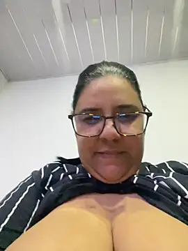 Carameloswing1 online show from May 3, 2026, 12:27 am