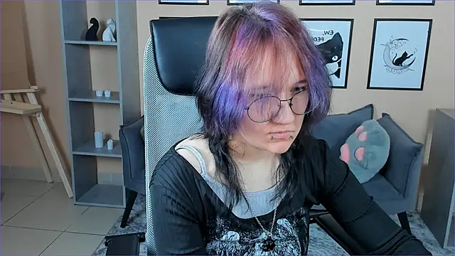 Sylvia Reed online show from January 9, 2026, 10:11 am