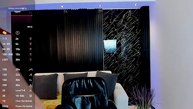 TiffanyHoustton online show from April 16, 2026, 12:50 pm