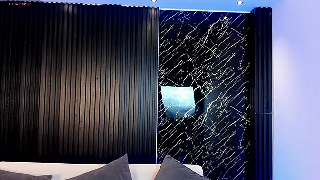 TiffanyHoustton online show from March 26, 2026, 12:14 pm