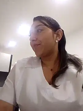 Valeria montana  online show from June 3, 2026, 6:45 pm
