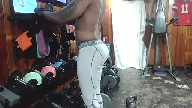 Black-Silver-Fox online show from April 21, 2026, 11:44 pm