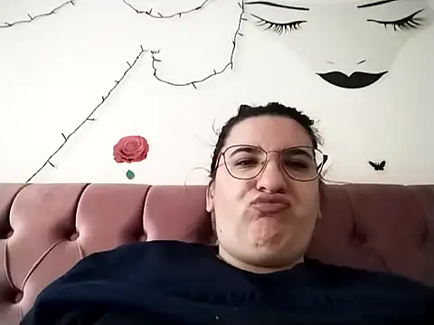 Snapshot of Dana92va chatting on February 9, 2026, 11:52 am Dana92va online show from February 9, 2026, 11:52 am