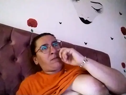 Snapshot of Dana92va chatting on July 6, 2026, 7:05 pm Dana92va online show from July 6, 2026, 7:05 pm