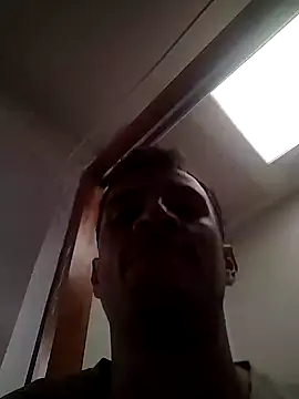 Snapshot of LeomiaDesire chatting on April 2, 2026, 8:15 pm LeomiaDesire online show from April 2, 2026, 8:15 pm