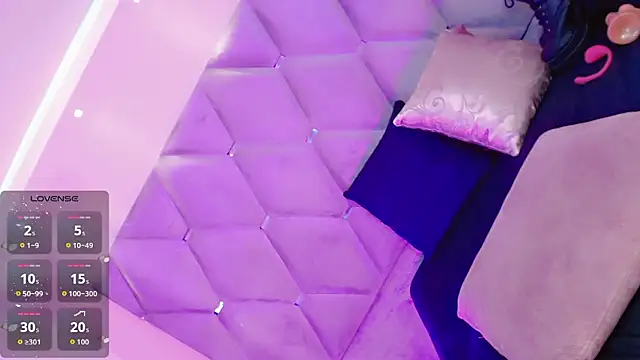 Tiiana Glow10  online show from January 16, 2026, 8:24 pm