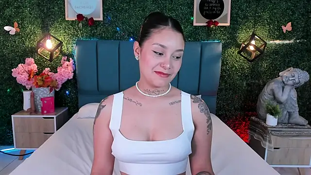 GabyyCute  online show from December 19, 2025, 3:43 am