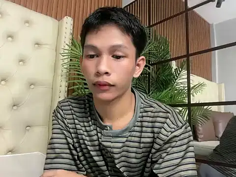 Snapshot of TheBoyAboveYou chatting on July 28, 2026, 4:39 pm TheBoyAboveYou online show from July 28, 2026, 4:39 pm