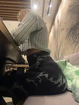 Betsy online show from December 15, 2025, 4:13 pm