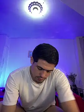 williamsmiiths16 online show from April 1, 2026, 2:46 am