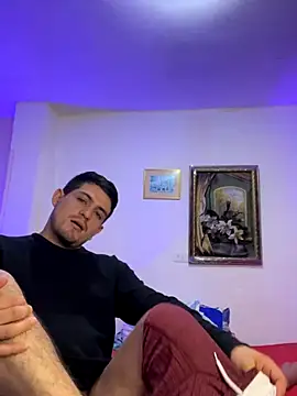 Snapshot of williamsmiiths16 chatting on December 20, 2025, 4:43 pm williamsmiiths16 online show from December 20, 2025, 4:43 pm