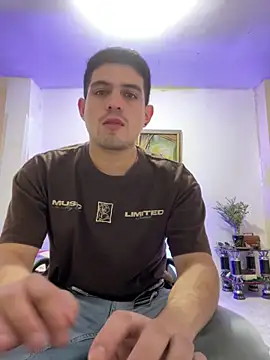 Snapshot of williamsmiiths16 chatting on January 7, 2026, 2:05 am williamsmiiths16 online show from January 7, 2026, 2:05 am