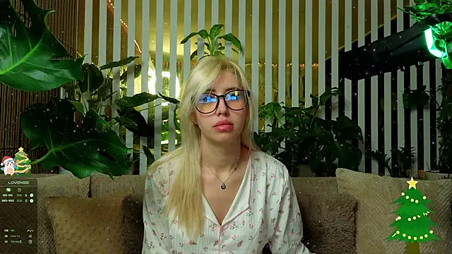 Snapshot of FlowweerGirl chatting on January 6, 2026, 10:03 pm FlowweerGirl online show from January 6, 2026, 10:03 pm