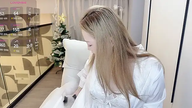 Star-XinX online show from February 25, 2026, 2:50 pm