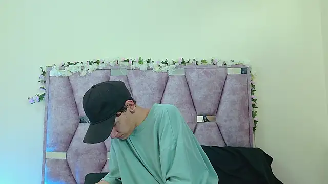 iris and damian online show from February 13, 2026, 5:24 pm