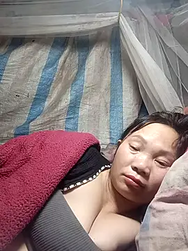 ava-dellght online show from December 17, 2025, 12:04 am