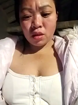 Snapshot of AlilaK2 chatting on December 14, 2025, 10:15 pm AlilaK2 online show from December 14, 2025, 10:15 pm