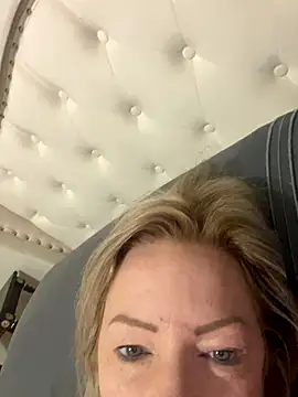 sinfulsara online show from December 18, 2025, 2:10 pm