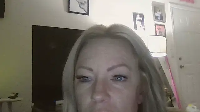 sinfulsara online show from December 4, 2025, 10:36 am