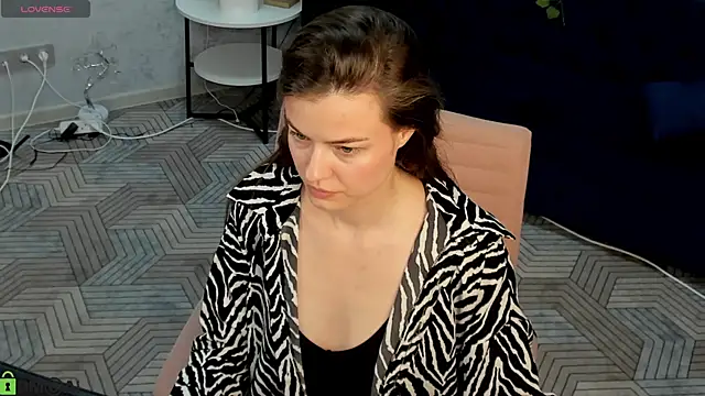 Snapshot of Graceee_ chatting on June 17, 2026, 3:06 am Graceee online show from June 17, 2026, 3:06 am