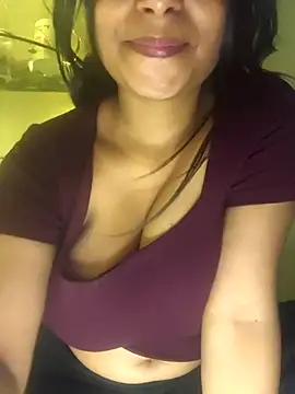 Snapshot of Hotty_Tulip chatting on February 14, 2026, 2:23 am Hotty Tulip online show from February 14, 2026, 2:23 am