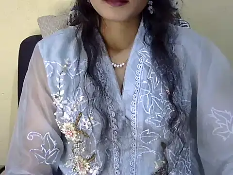 Snapshot of Shab_M chatting on February 6, 2026, 6:42 am Shab M online show from February 6, 2026, 6:42 am