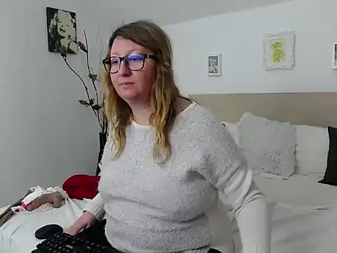 OlgaPavlova online show from April 2, 2026, 8:54 am