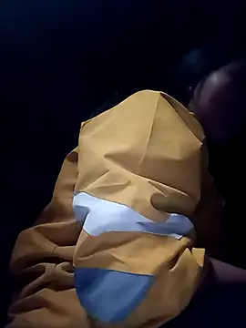 Lorena-a online show from December 5, 2025, 2:10 am