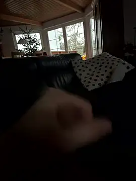 hannes256102 online show from January 14, 2026, 3:26 pm