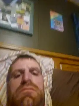 Legtrembler1 online show from February 10, 2026, 11:37 pm