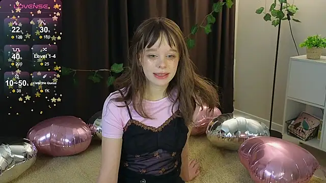 Lace Thrill online show from March 18, 2026, 9:04 pm