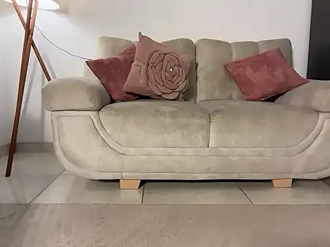 miaferrer777 online show from December 17, 2025, 1:10 am