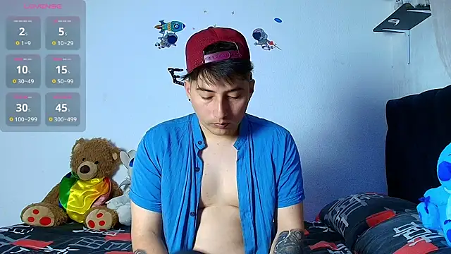 ethan  01 online show from December 14, 2025, 7:52 pm