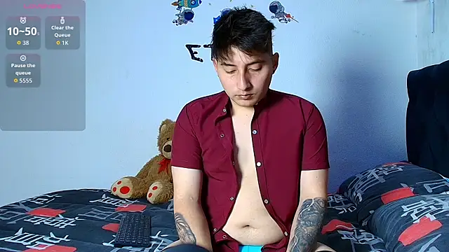 ethan  01 online show from December 15, 2025, 6:58 pm