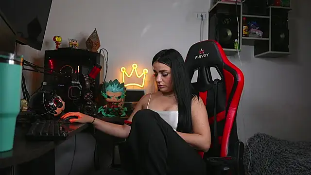 Juliethassmith3 online show from January 12, 2026, 3:35 am