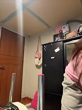 Alix Rousses21 online show from April 11, 2026, 12:07 am