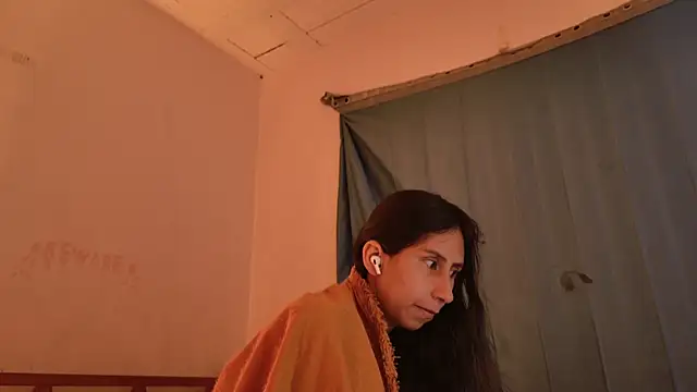 MoonLipsON- online show from May 12, 2026, 11:44 pm