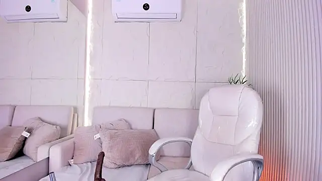 MarelynSummer online show from April 15, 2026, 11:38 am