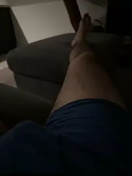 Snapshot of Davvidsm chatting on December 17, 2025, 8:47 pm Davvidsm online show from December 17, 2025, 8:47 pm