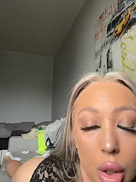 Sannababyy online show from March 25, 2026, 1:43 pm