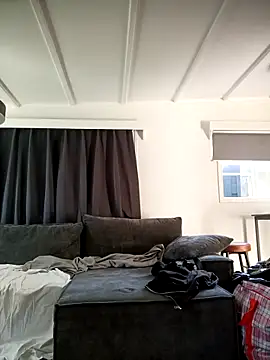 jefflatex45 online show from April 8, 2026, 9:11 am