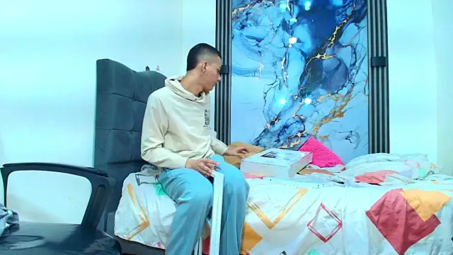 Valentina and sneider  online show from March 9, 2026, 7:17 pm